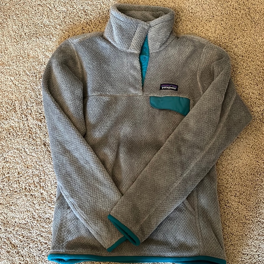 Patagonia women’s small retool fleece